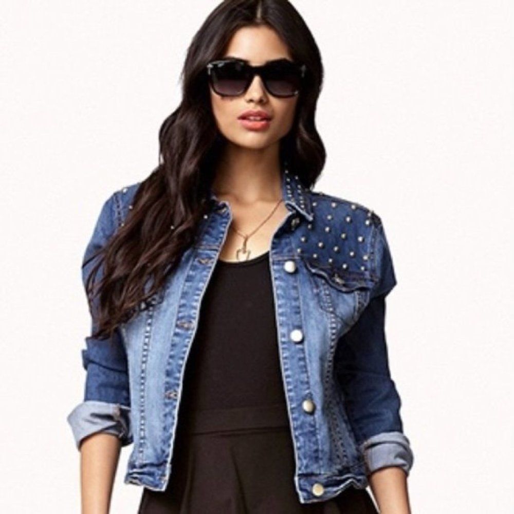 Forever 21 Vintage 2016 Spike Shoulder Denim Jacket Size: Small​
